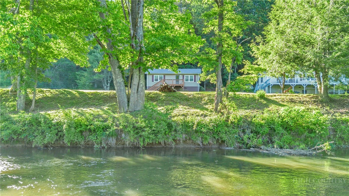 Image number 4 for the current listing