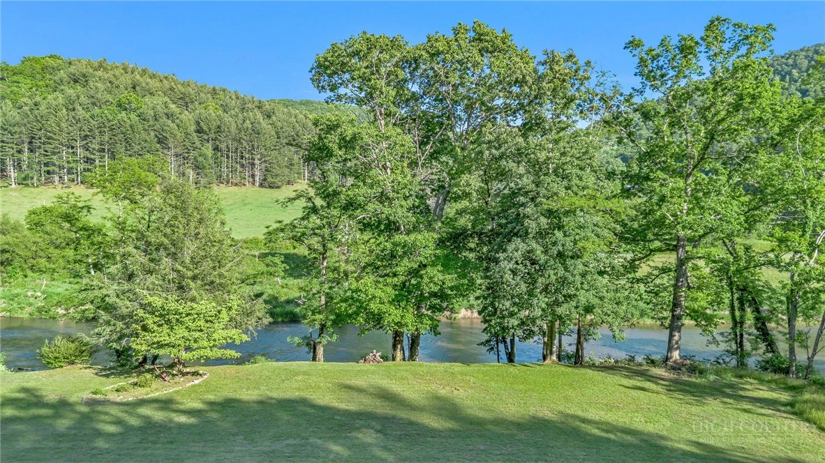 Image number 5 for the current listing