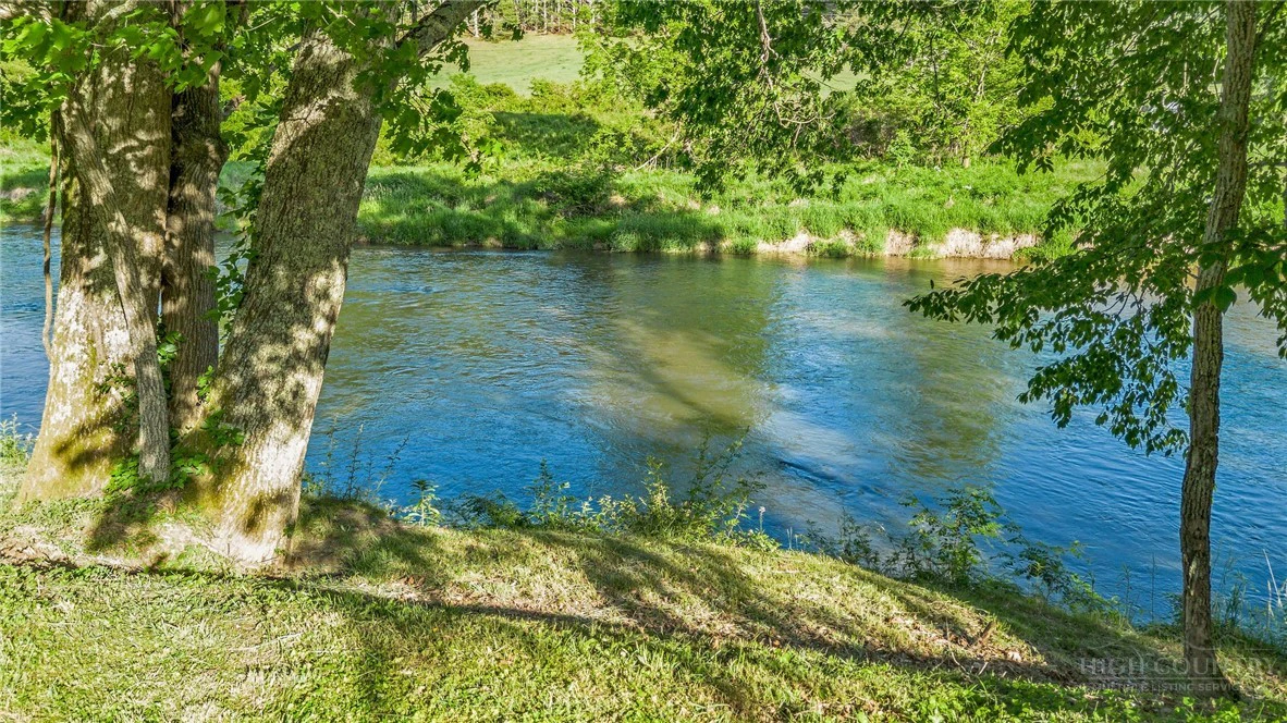 Image number 12 for the current listing