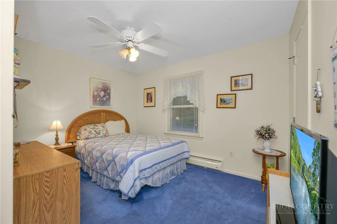 Image number 16 for the current listing