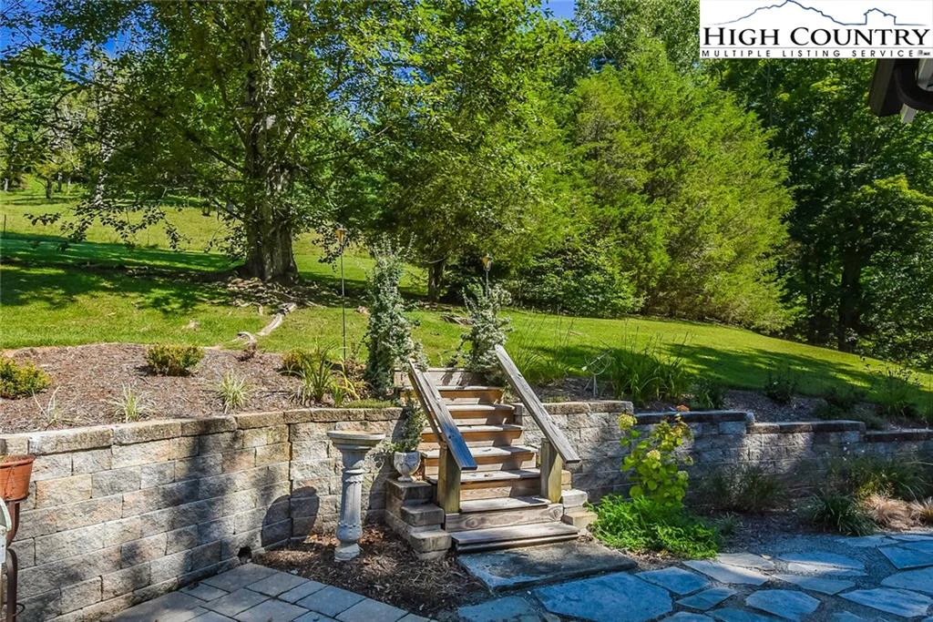 Image number 10 for the current listing