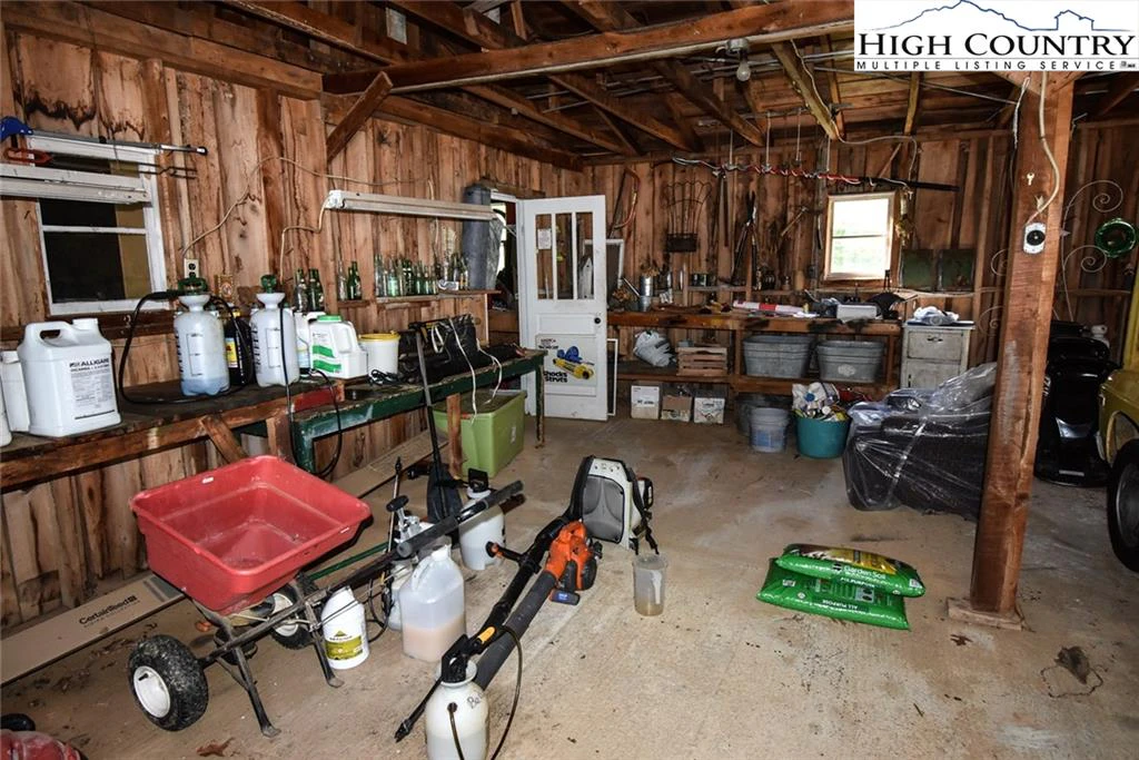 Image number 12 for the current listing