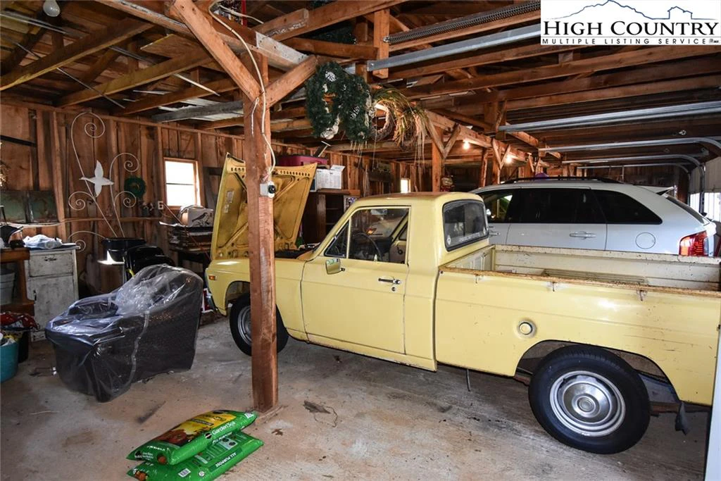 Image number 2 for the current listing