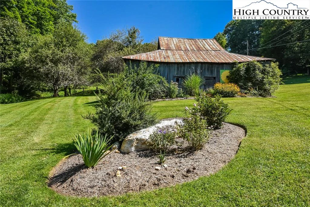 Image number 19 for the current listing