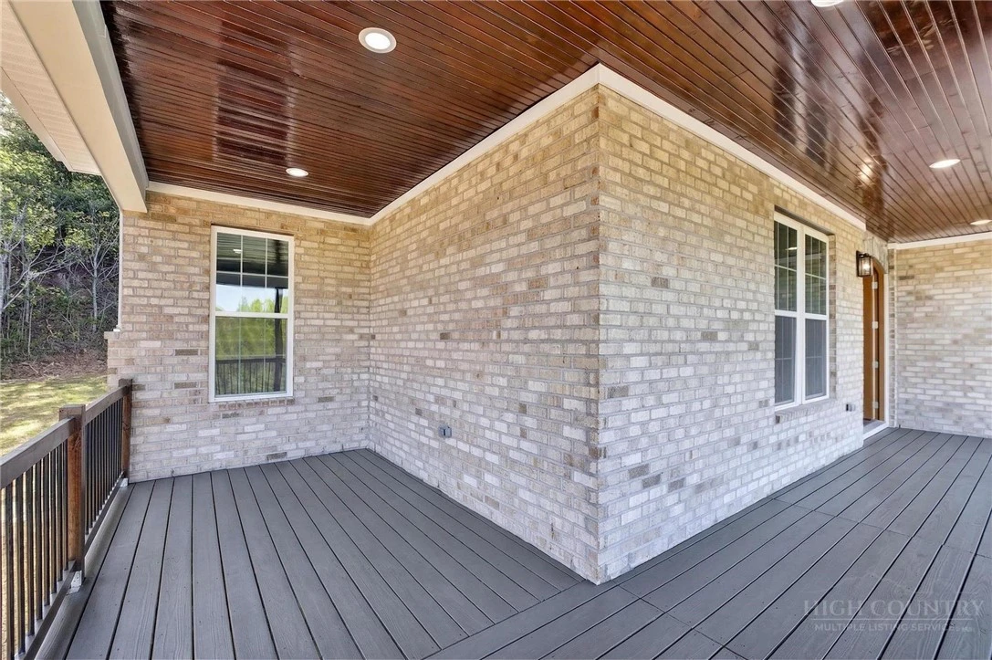 Image number 10 for the current listing