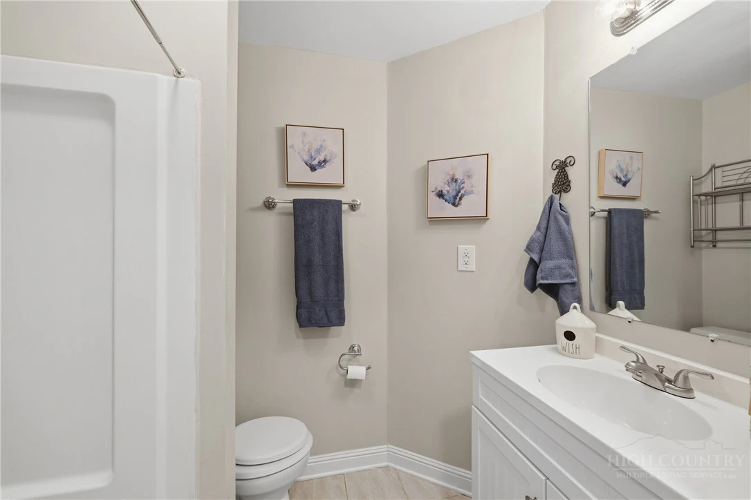 Image number 6 for the current listing