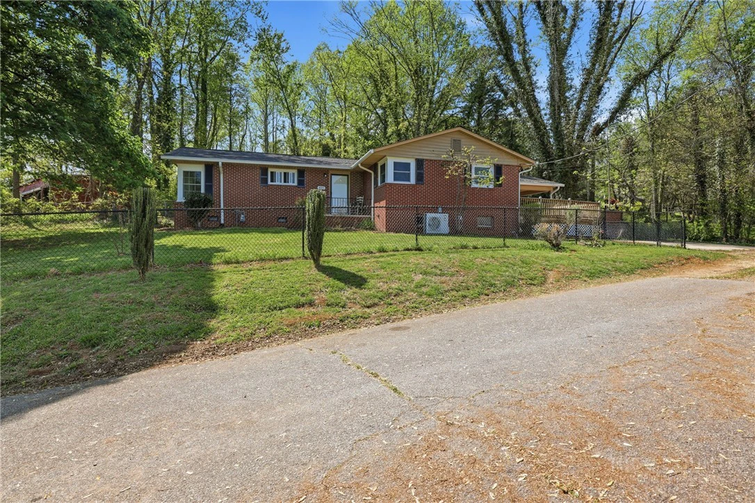 Image number 10 for the current listing
