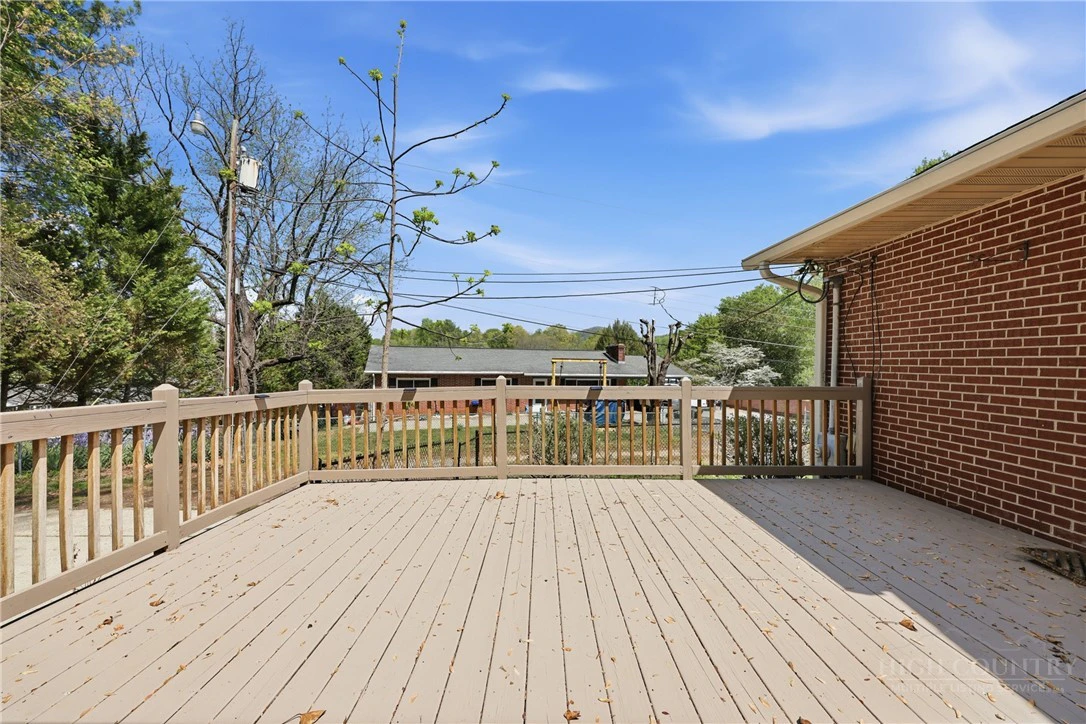 Image number 12 for the current listing