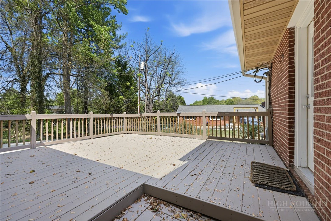Image number 2 for the current listing