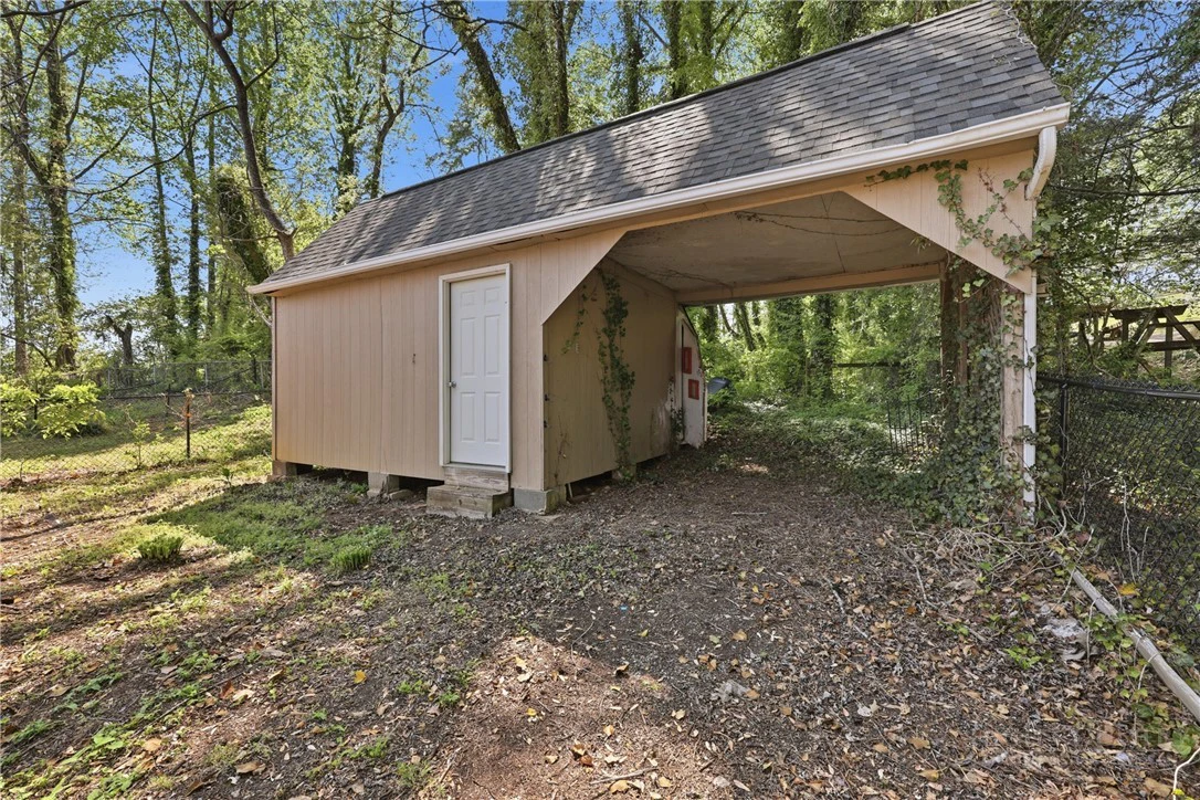 Image number 15 for the current listing
