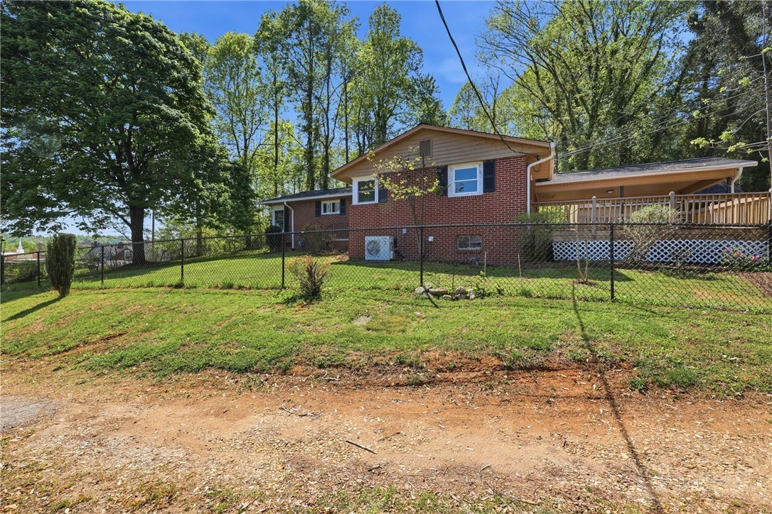Image number 19 for the current listing