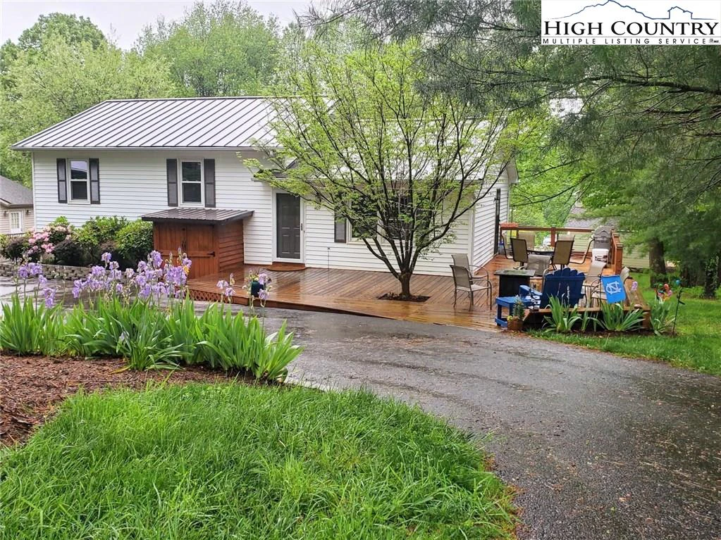 Image number 1 for the current listing