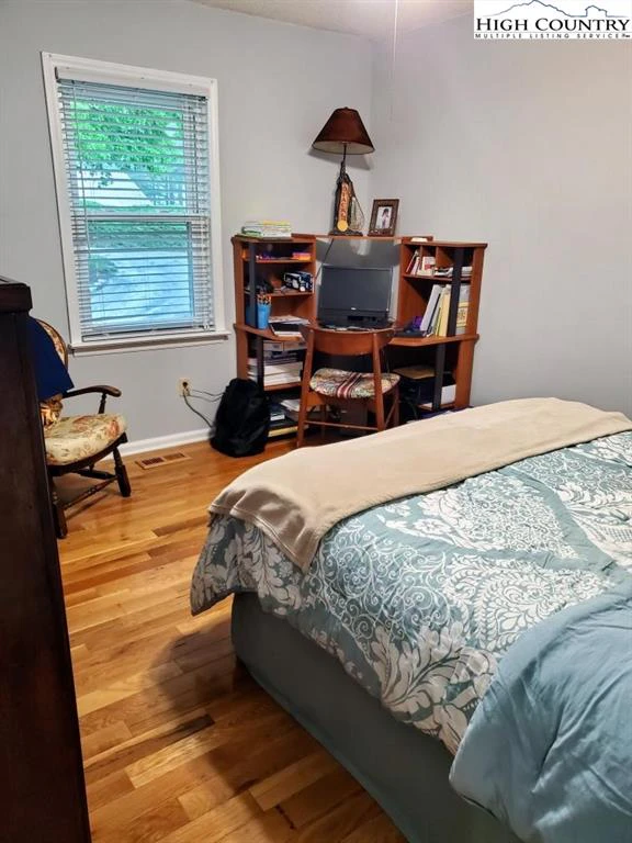 Image number 6 for the current listing