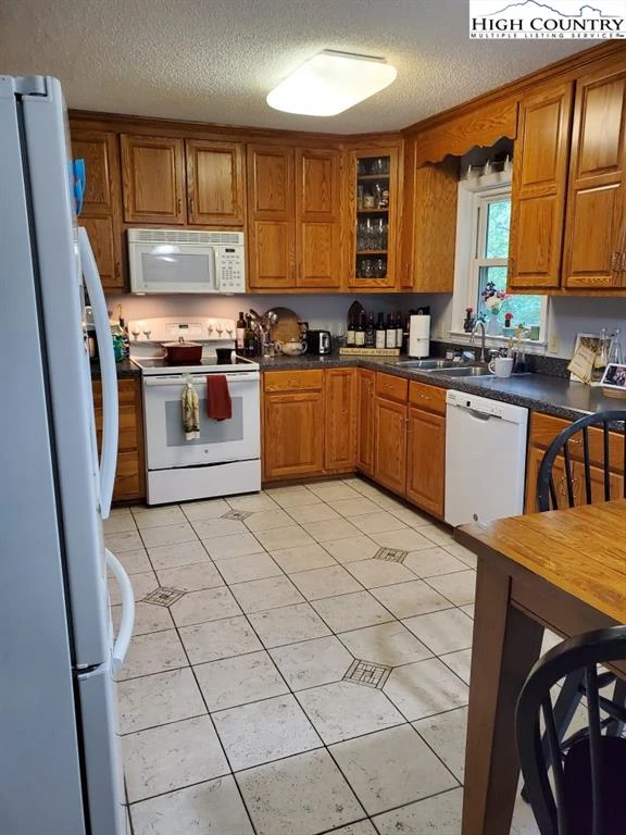Image number 12 for the current listing