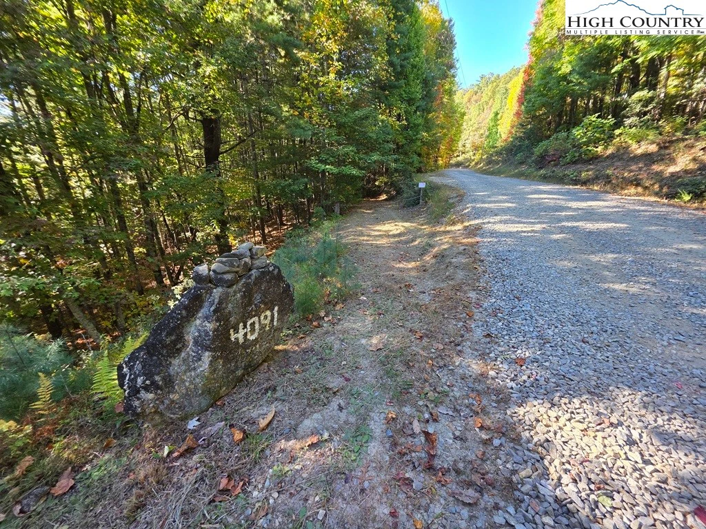Image number 18 for the current listing