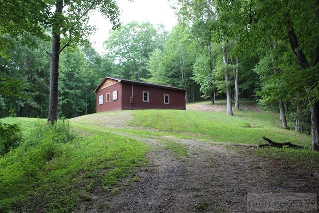 Image number 28 for the current listing