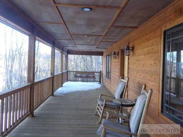 Image number 11 for the current listing