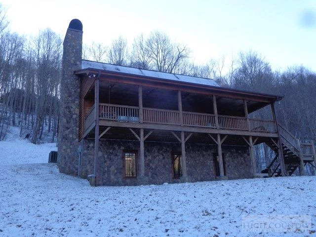 Image number 19 for the current listing