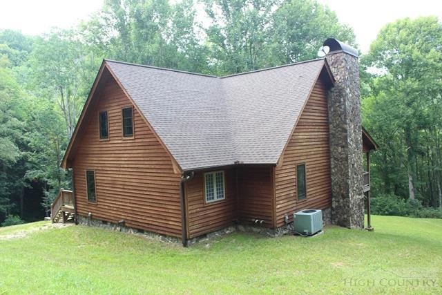 Image number 21 for the current listing