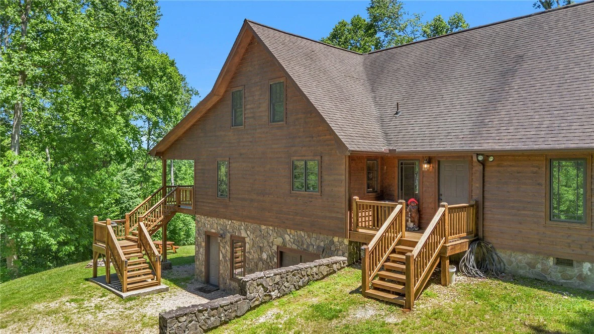 Image number 1 for the current listing