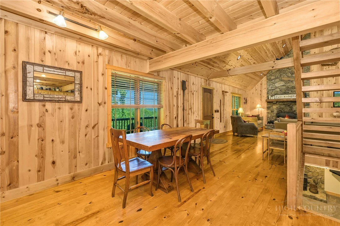 Image number 12 for the current listing