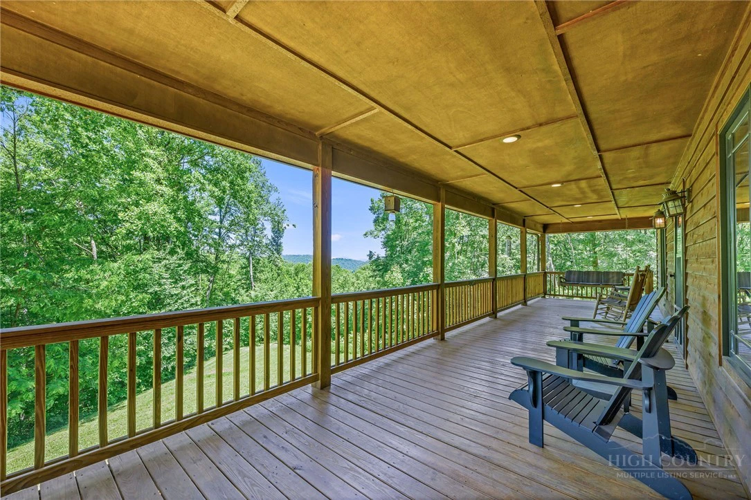 Image number 19 for the current listing