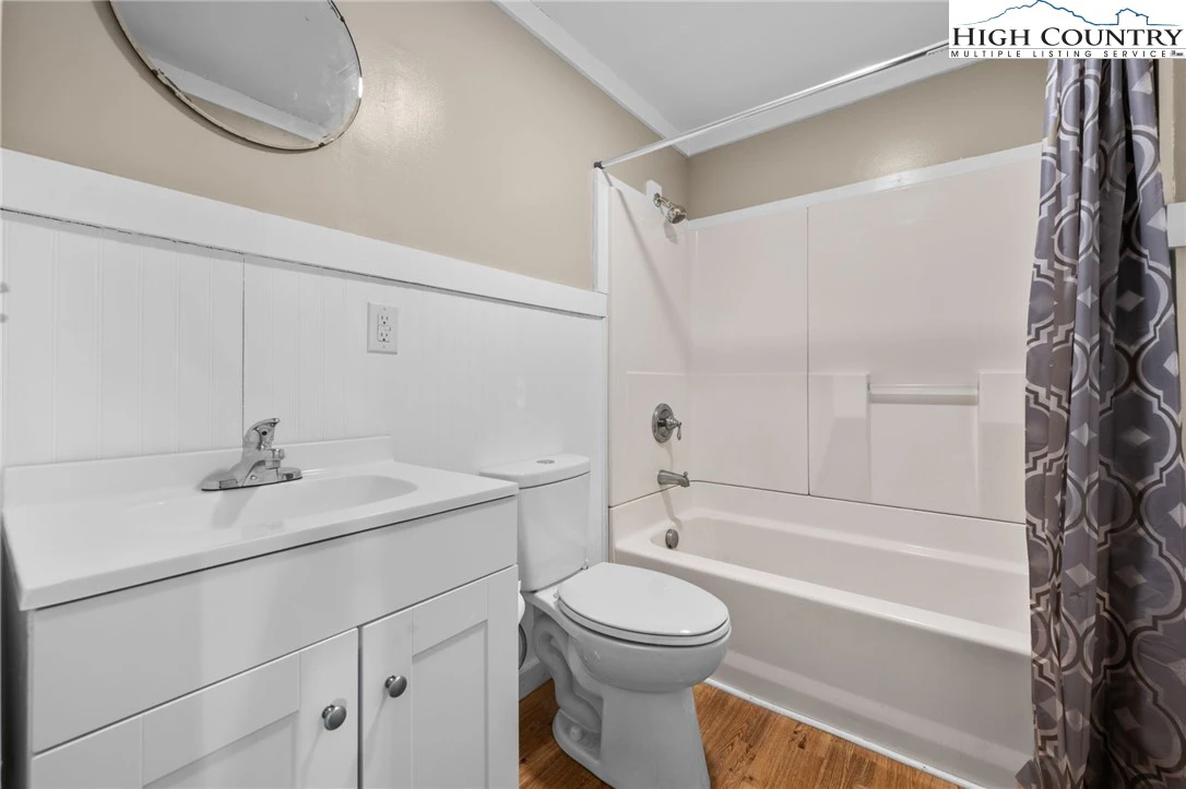 Image number 6 for the current listing