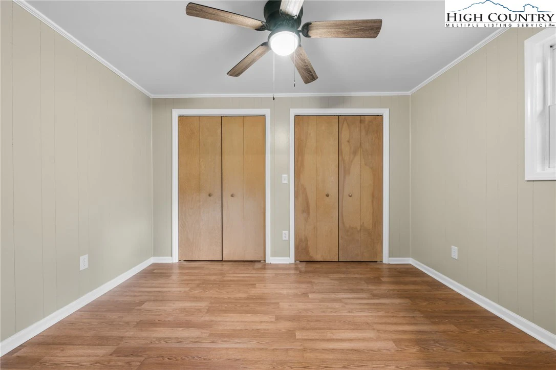 Image number 7 for the current listing
