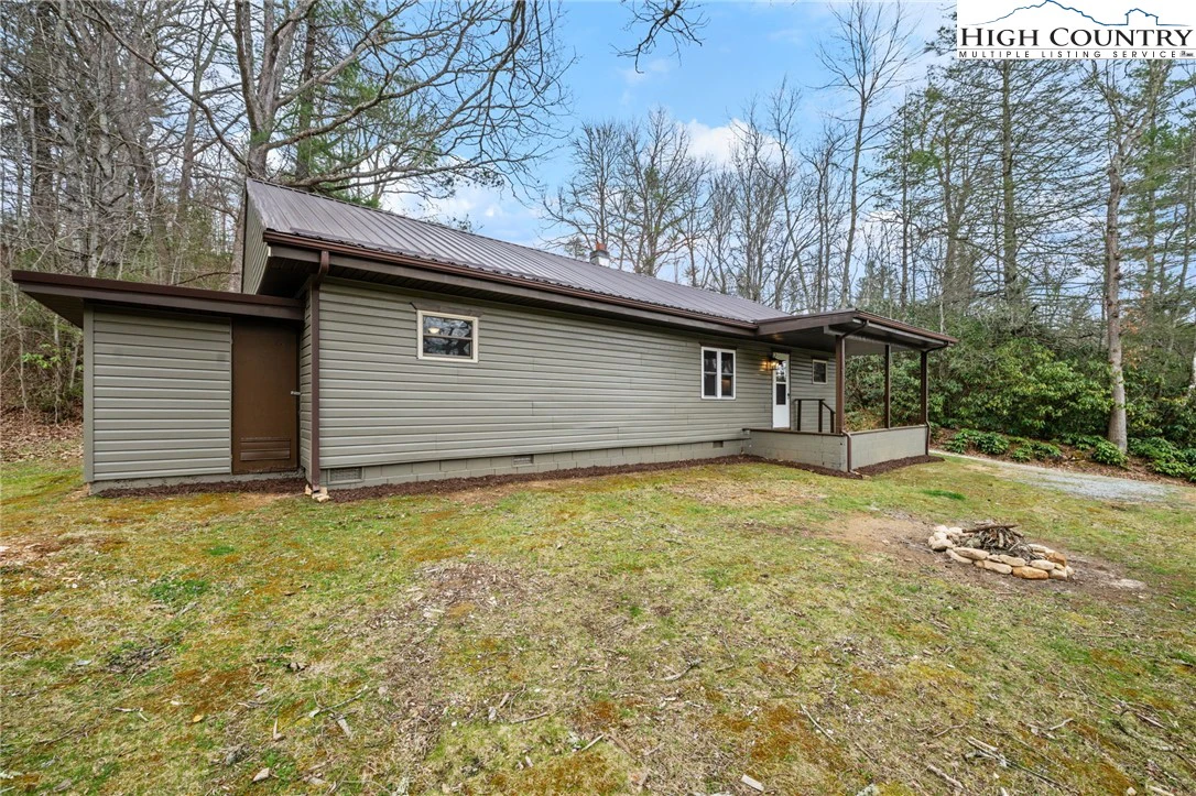 Image number 13 for the current listing
