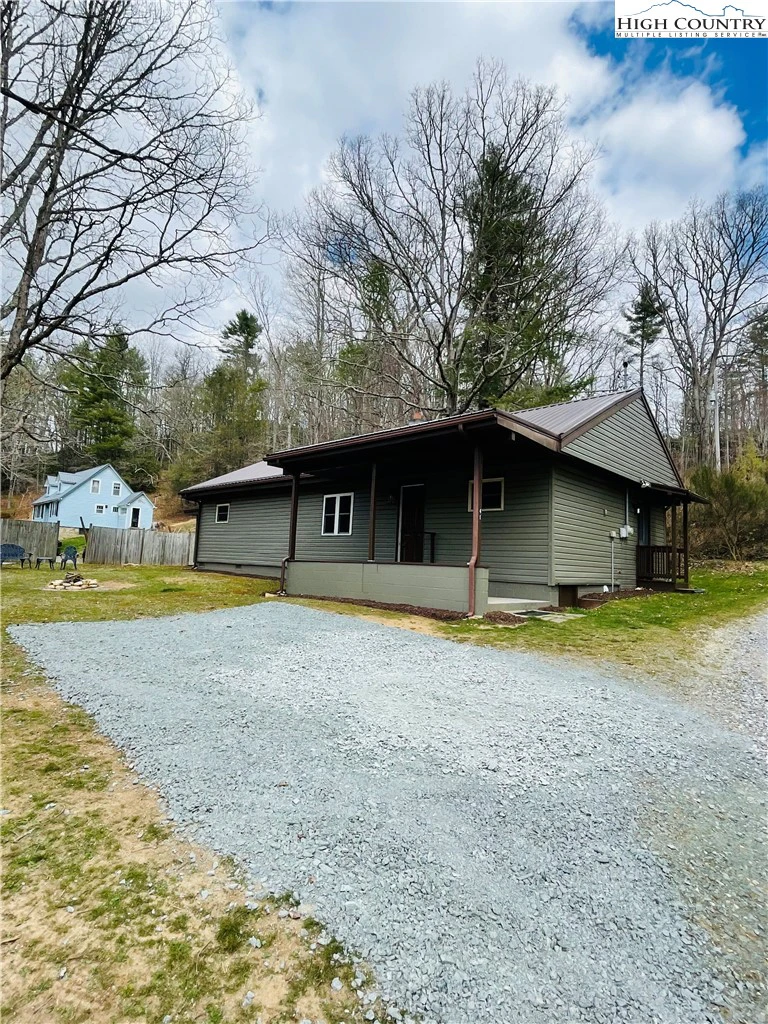 Image number 1 for the current listing