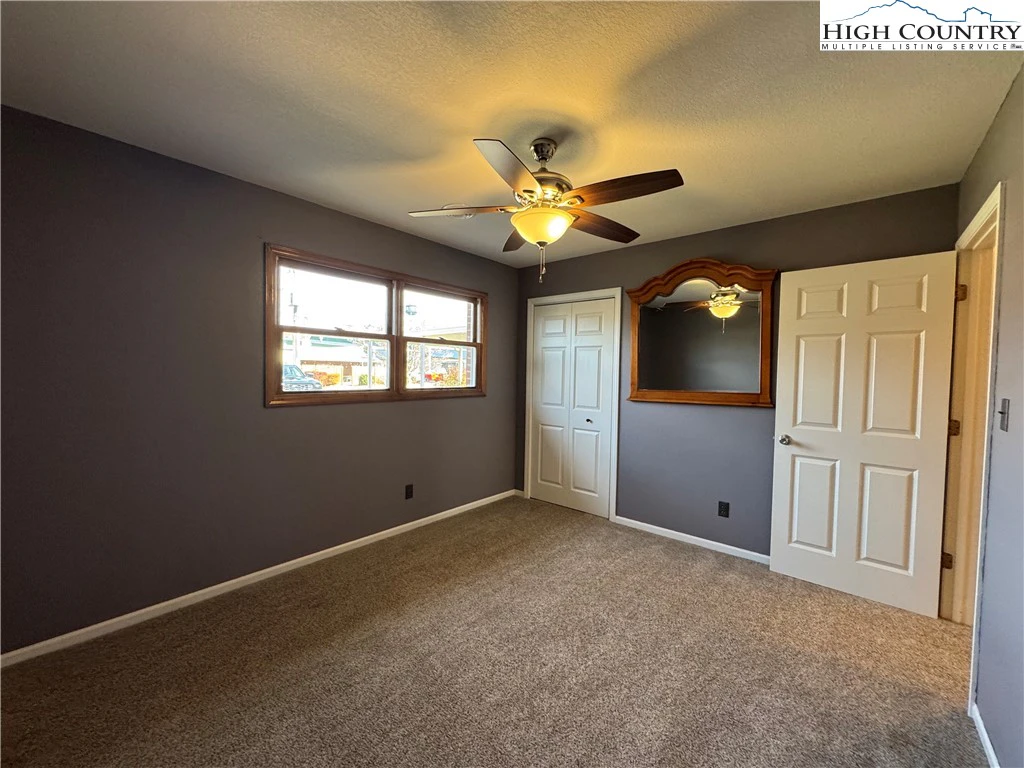 Image number 8 for the current listing