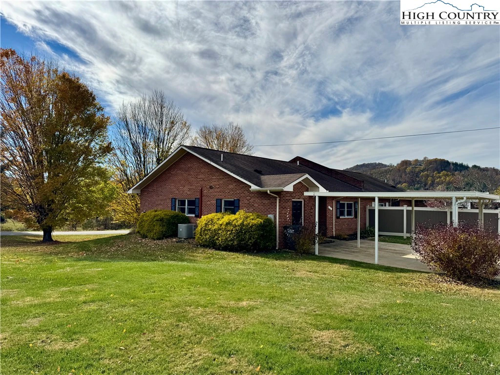 Image number 1 for the current listing