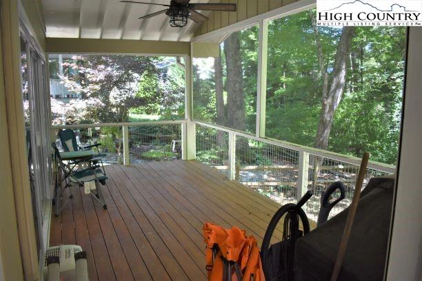 Image number 5 for the current listing