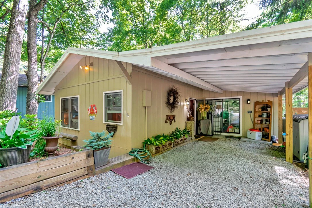 Image number 21 for the current listing