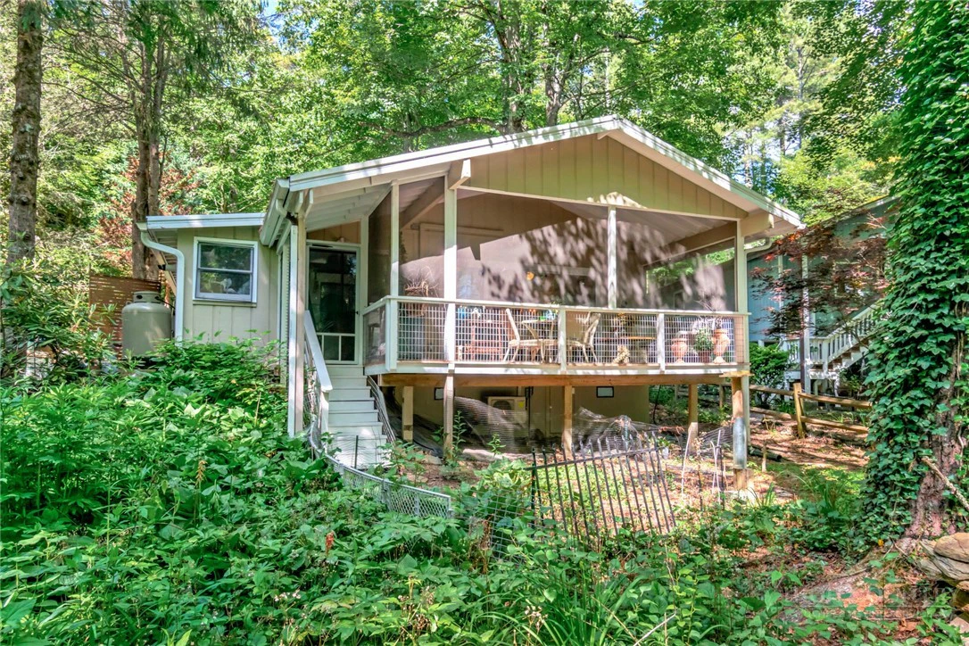 Image number 19 for the current listing