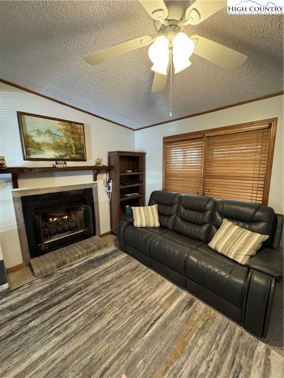 Image number 1 for the current listing