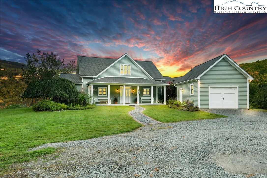 Image number 14 for the current listing