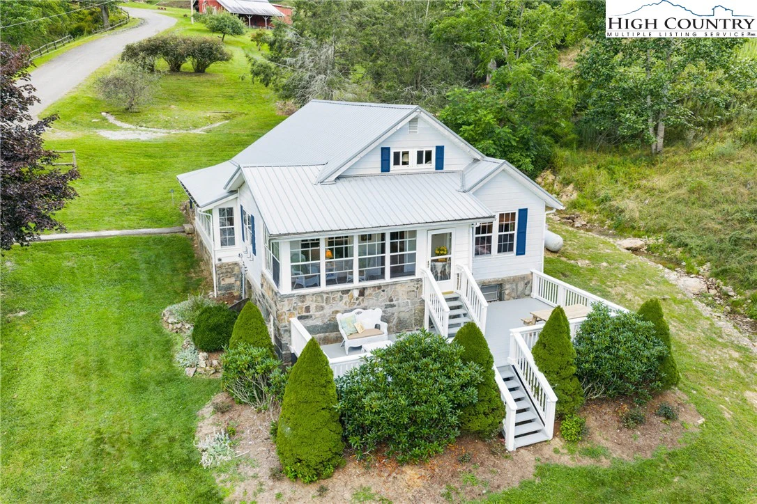 Image number 4 for the current listing