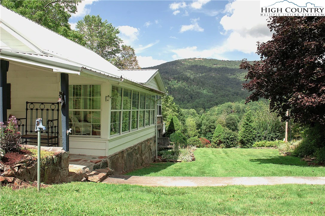Image number 7 for the current listing
