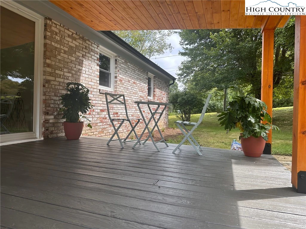 Image number 5 for the current listing