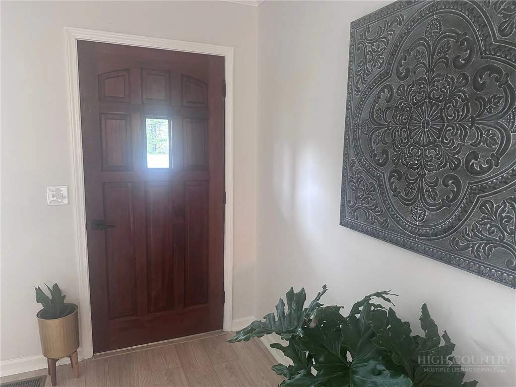 Image number 6 for the current listing