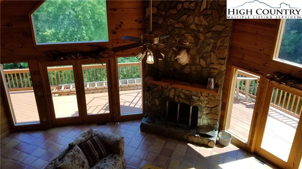 Image number 6 for the current listing