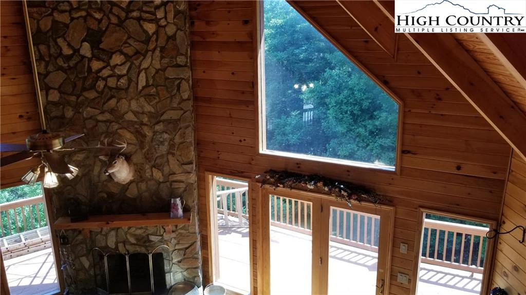 Image number 7 for the current listing