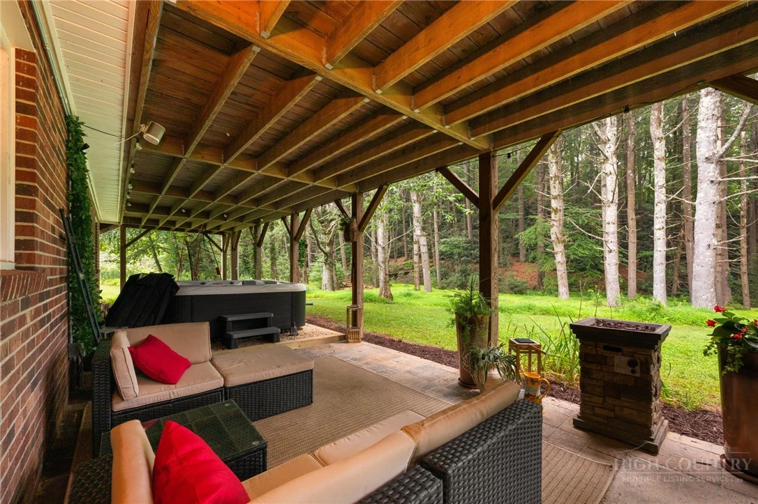 Image number 3 for the current listing