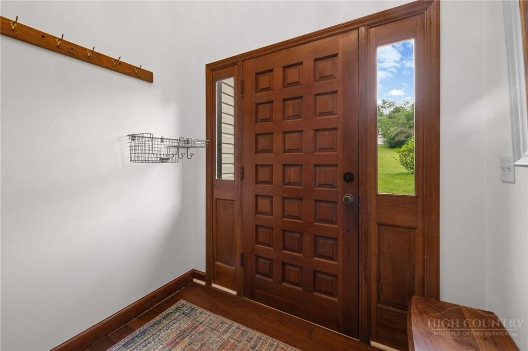 Image number 21 for the current listing