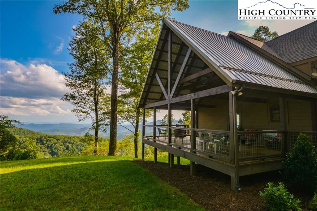 Image number 1 for the current listing