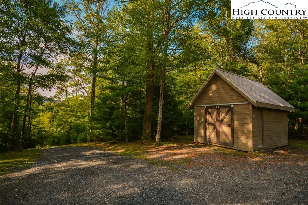 Image number 4 for the current listing