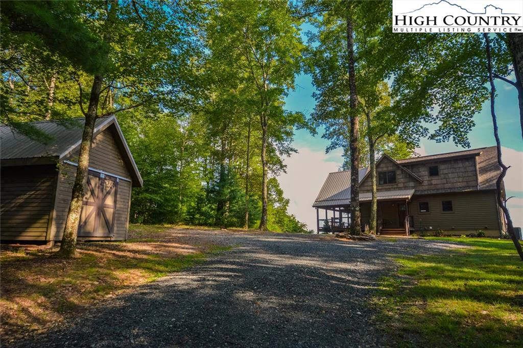 Image number 3 for the current listing