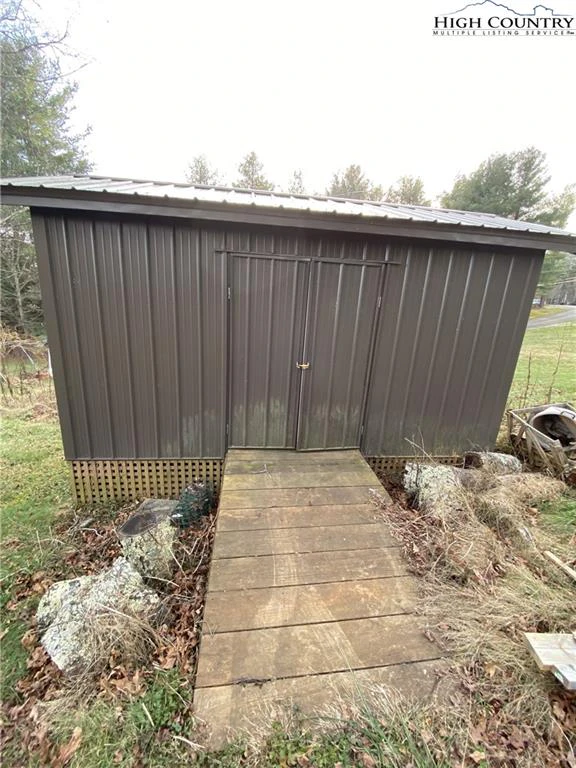 Image number 7 for the current listing