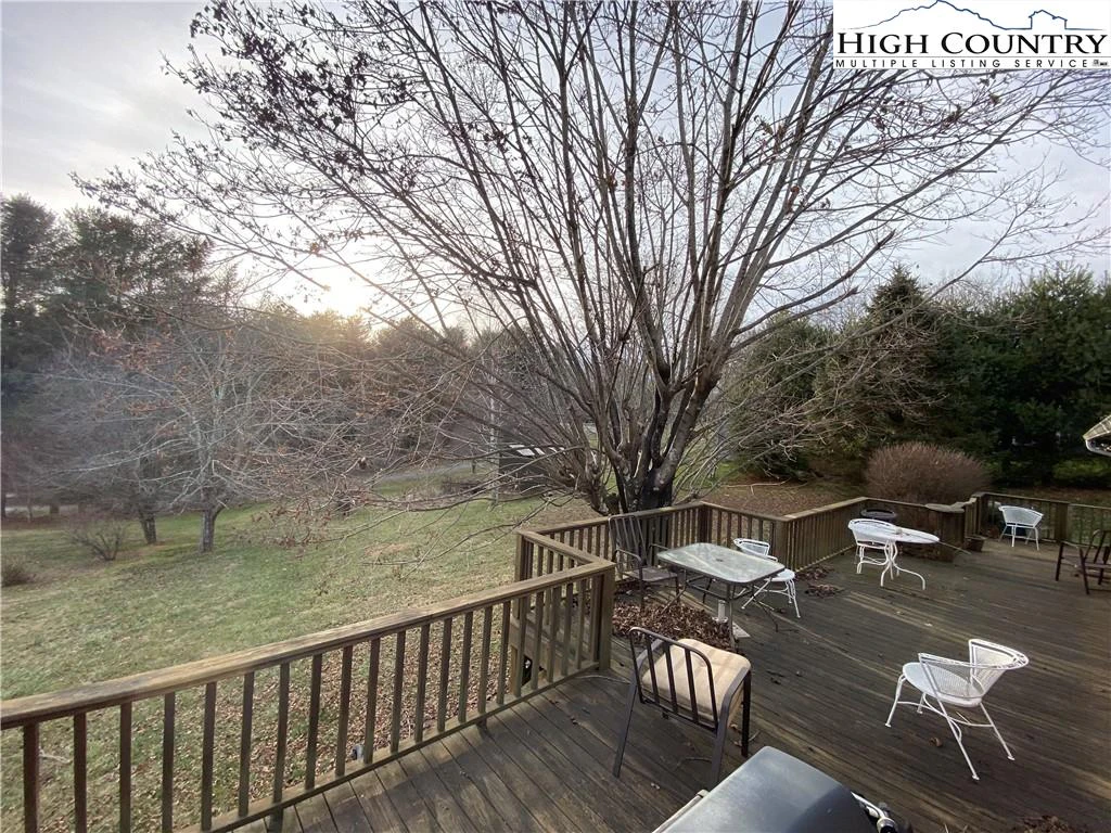 Image number 11 for the current listing